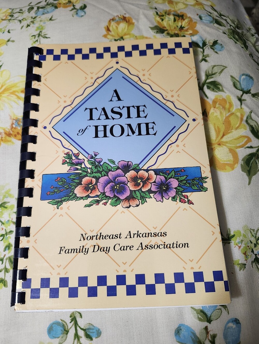 Vintage 1996 "A Taste of Home" Cookbook